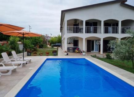 Отель, гостиница в Порече, Хорватия (цена по запросу)