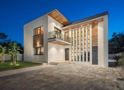 Вилла за 1 870 000 евро в Умаге, Хорватия