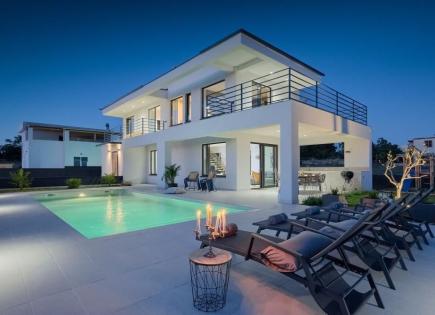 Вилла за 580 000 евро в Водняне, Хорватия