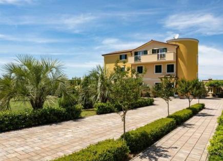 Отель, гостиница за 3 632 000 евро в Ровини, Хорватия