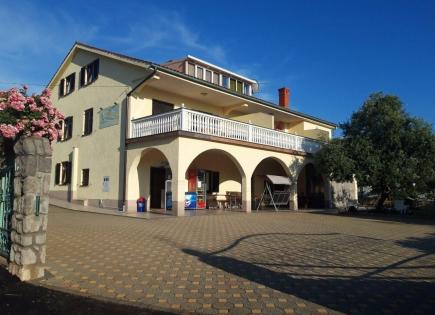 Отель, гостиница за 650 000 евро в Малинска-Дубашнице, Хорватия