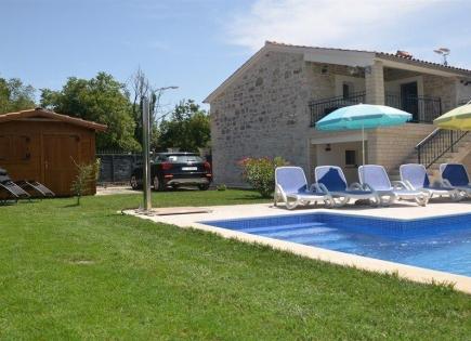 Вилла за 570 000 евро в Порече, Хорватия