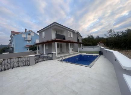 Вилла за 570 000 евро в Цриквенице, Хорватия