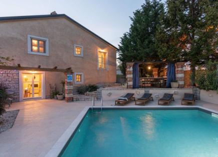 Вилла за 645 000 евро в Порече, Хорватия