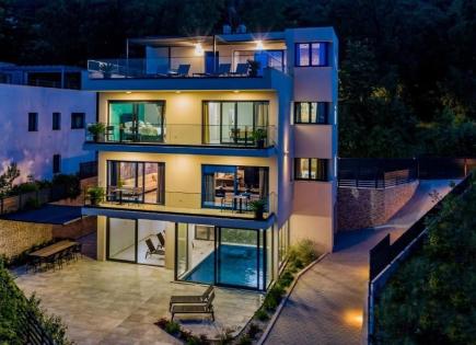 Вилла в Опатии, Хорватия (цена по запросу)