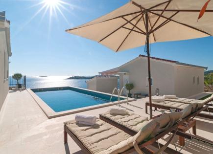 Вилла за 730 000 евро в Рогознице, Хорватия