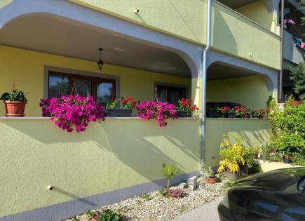 Отель, гостиница за 934 000 евро в Порече, Хорватия