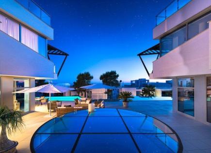 Таунхаус за 825 000 евро в Испании