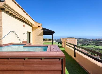 Таунхаус за 695 000 евро в Испании