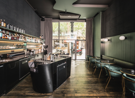 Коммерческая недвижимость за 780 000 евро в Мадриде, Испания