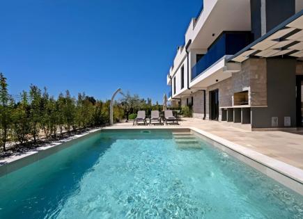 Вилла за 650 000 евро в Порече, Хорватия