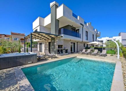 Вилла за 650 000 евро в Порече, Хорватия