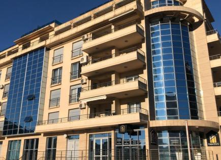 Квартира за 299 700 евро в Бечичи, Черногория