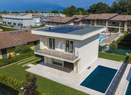 Вилла за 659 000 евро у озера Гарда, Италия