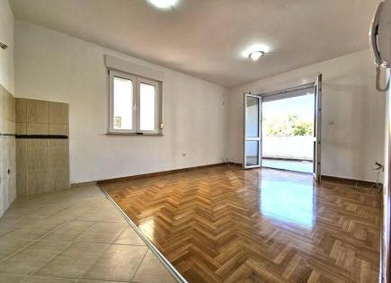 Квартира за 270 000 евро в Тивате, Черногория