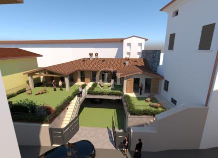 Вилла за 620 000 евро у озера Гарда, Италия