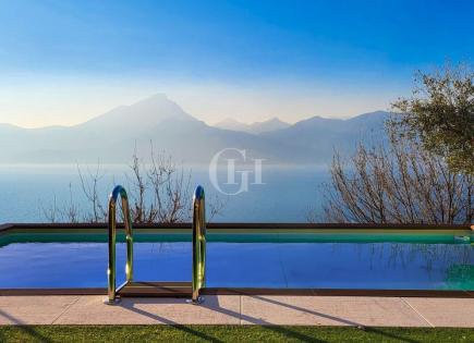 Вилла за 890 000 евро у озера Гарда, Италия