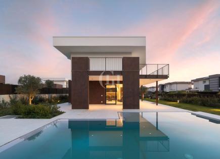 Вилла за 1 950 000 евро у озера Гарда, Италия