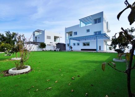 Вилла за 980 000 евро в Ларнаке, Кипр