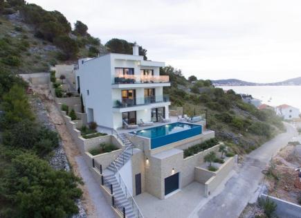 Вилла за 2 600 000 евро в Рогознице, Хорватия