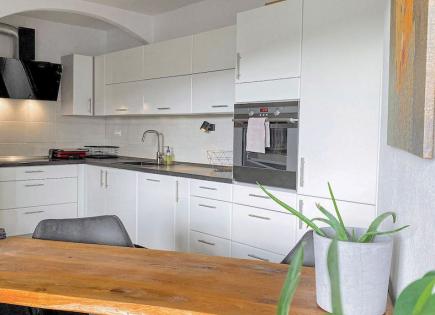 Квартира за 325 000 евро в Пиране, Словения