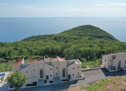 Дом за 495 000 евро в Режевичах, Черногория