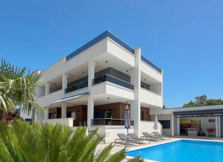 Вилла за 1 500 000 евро в Медулине, Хорватия