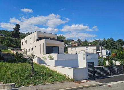 Вилла за 1 960 000 евро в Ловране, Хорватия