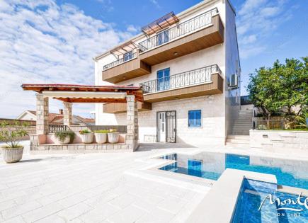 Вилла за 2 100 000 евро в Тивате, Черногория