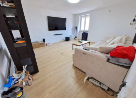 Квартира за 315 000 евро в Пиране, Словения