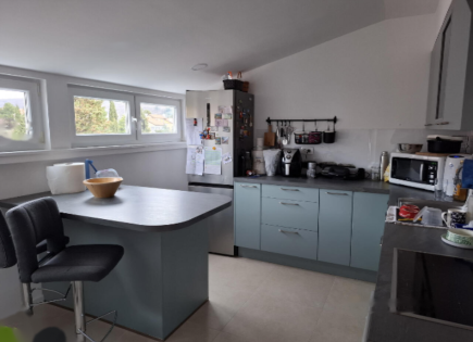 Квартира за 340 000 евро в Луции, Словения