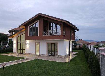 Дом за 235 000 евро в Тынково, Болгария