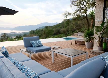 Вилла за 554 400 евро в Тивате, Черногория