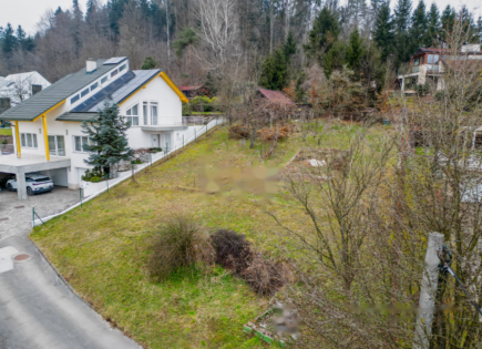 Земля за 378 000 евро в Любляне, Словения