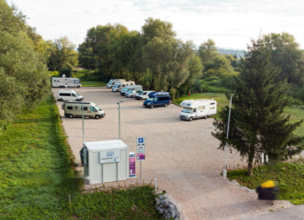 Земля за 567 640 евро в Любляне, Словения