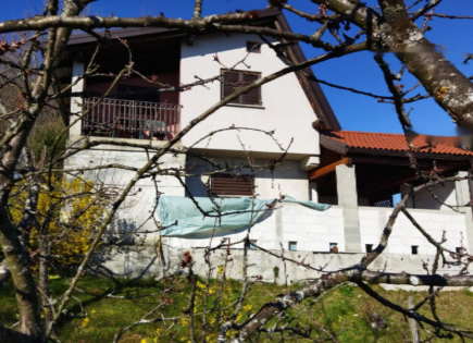 Дом за 50 000 евро в Логатеце, Словения