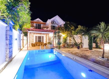 Дом за 790 000 евро в Тивате, Черногория