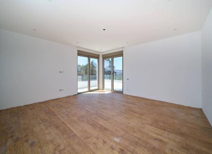 Квартира за 275 000 евро в Тивате, Черногория