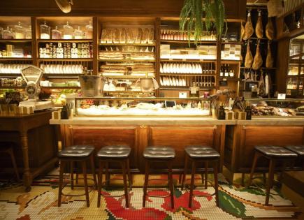 Коммерческая недвижимость за 220 000 евро в Барселоне, Испания