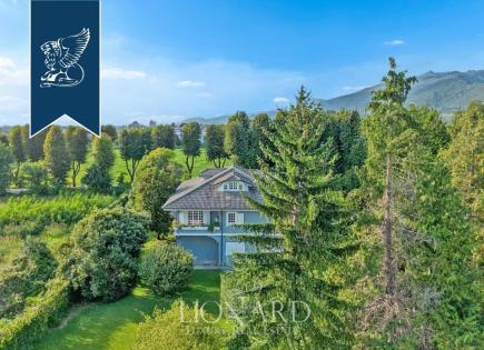 Вилла за 2 300 000 евро в Пьетрасанте, Италия