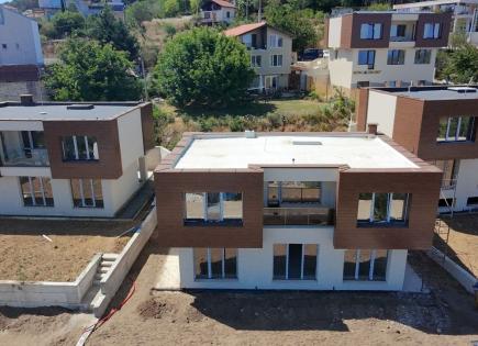 Дом за 320 000 евро в Акчелар, Болгария