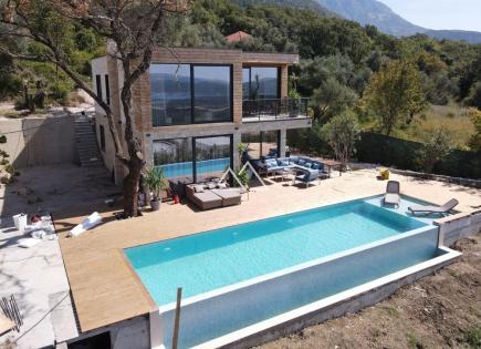 Квартира за 650 000 евро в Тивате, Черногория