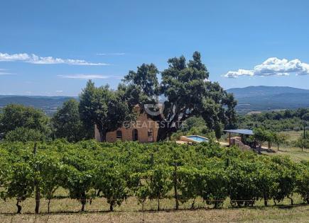 Дом за 1 400 000 евро в Роккастраде, Италия