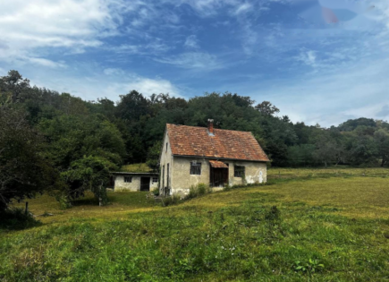 Ферма за 175 000 евро в Постойне, Словения