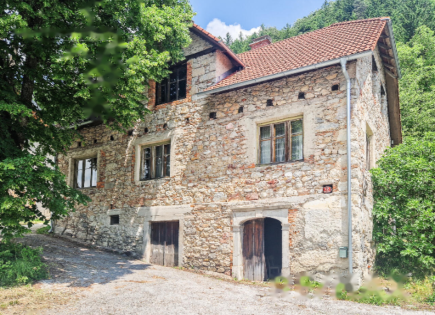 Ферма за 244 000 евро в Литие, Словения