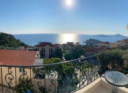 Пентхаус за 335 000 евро в Святом Стефане, Черногория