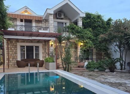 Дом за 750 000 евро в Тивате, Черногория