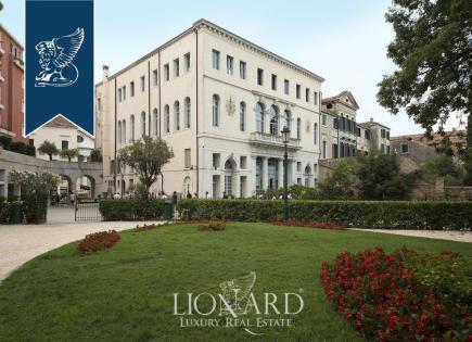 Дом в Венеции, Италия (цена по запросу)