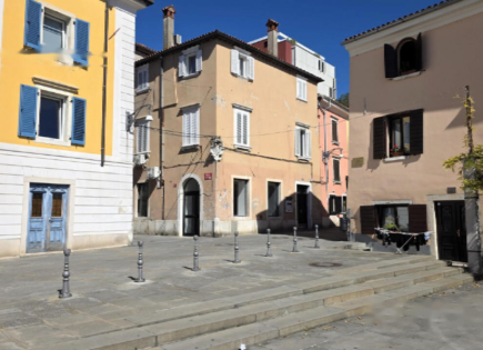 Квартира за 145 000 евро в Копере, Словения