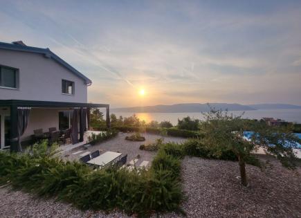 Вилла за 580 000 евро в Рабаце, Хорватия